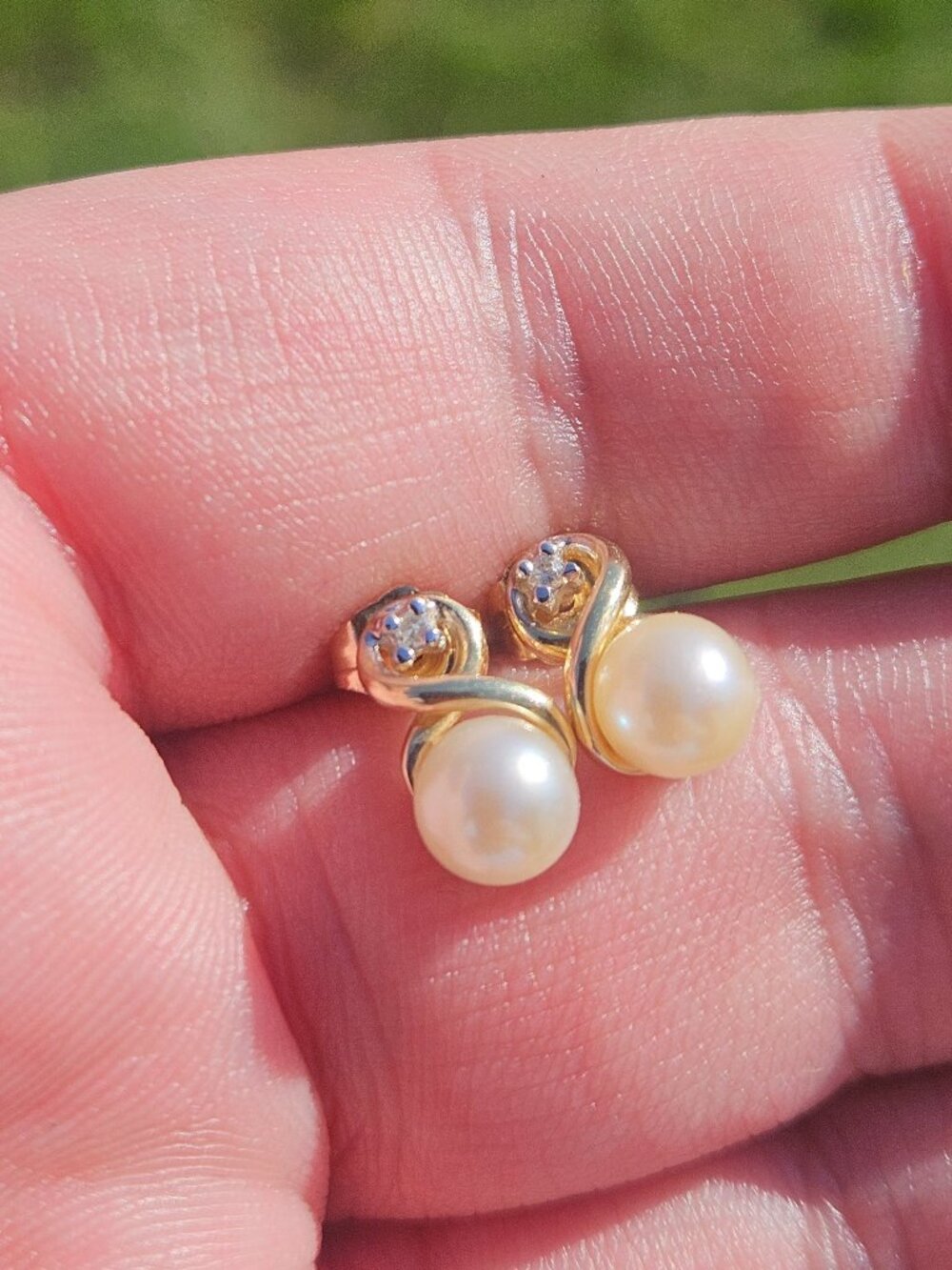 14K Yellow Gold 5mm Pearl Diamond Swirl Earrings 11mm Tall
